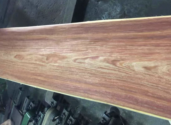 8-40cm πλάτος Βουρμανία Padauk φυσικό φινίρισμα ξύλου για την παραγωγή επίπλων